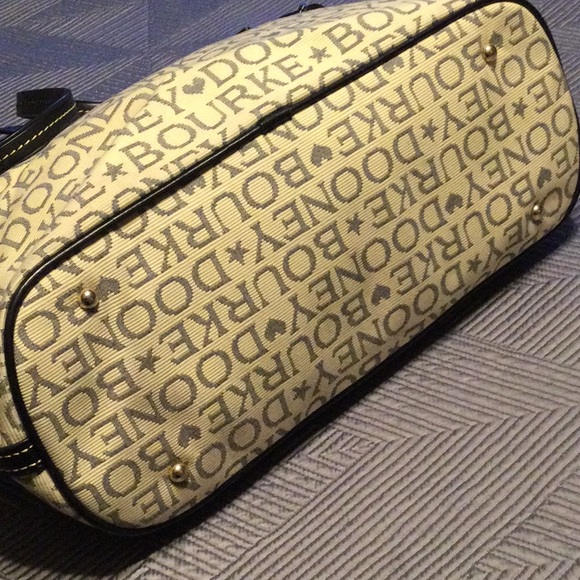 Dooney and Bourke large cream and black shoulder bag for women - Picture 3 of 12